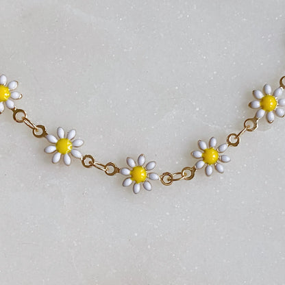 All Around Daisy Necklace