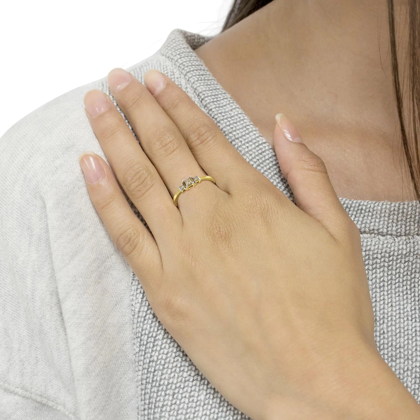 Bague Bande à 3 Pierres en Or Jaune 10K avec Diamants Princesse 1/4 carat (couleur L-M, clarté I1-I2)