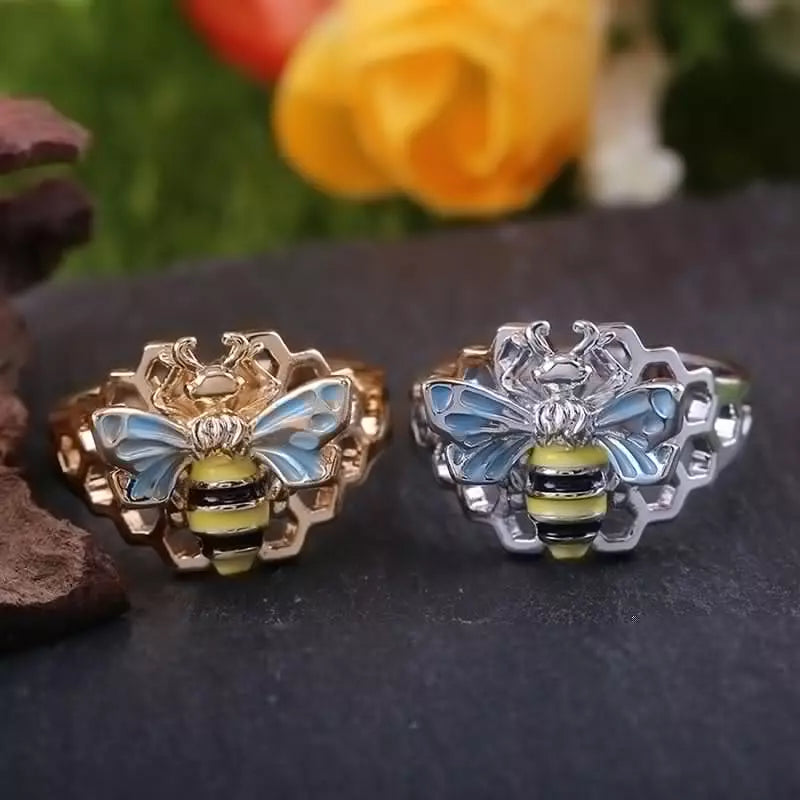 Mega Honeycomb Bee Ring