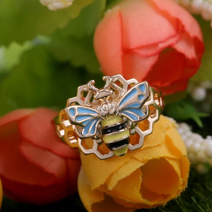 Mega Honeycomb Bee Ring