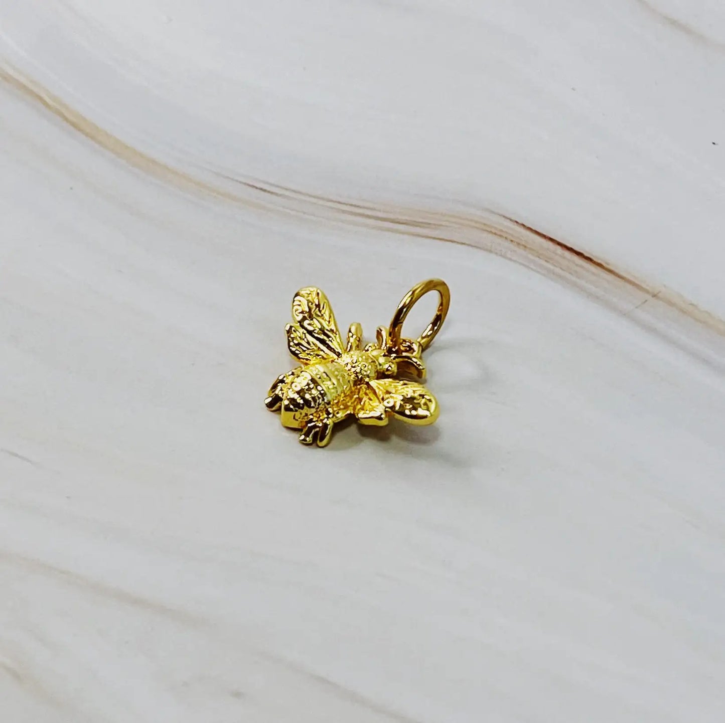 Bee The Queen Seamless Clip Charm