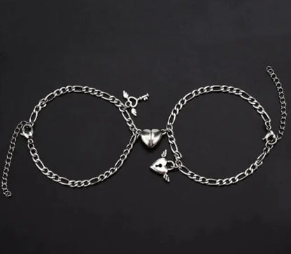 Magnetic Love Link Couple Bracelets – Perfect Valentine’s Gift