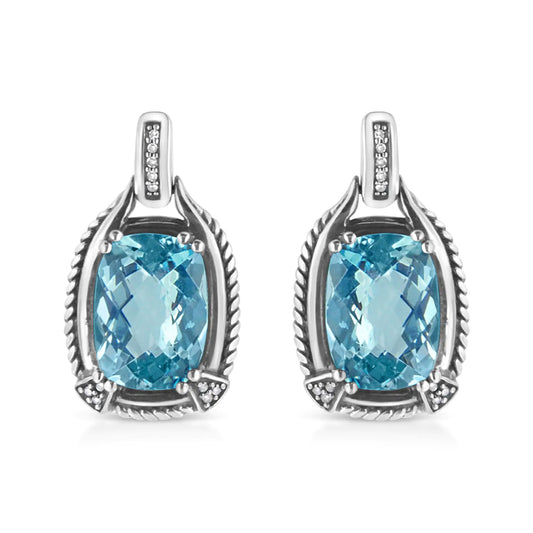 Boucles d'oreilles pendantes en argent sterling .925 avec topaze bleue de taille coussin 14x10MM et accent de diamants (Couleur I-J, Clarté I1-I2)