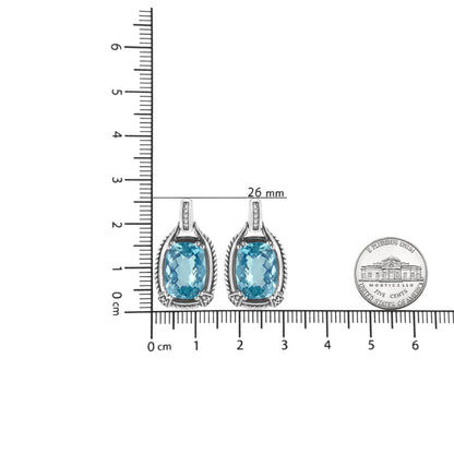 Boucles d'oreilles pendantes en argent sterling .925 avec topaze bleue de taille coussin 14x10MM et accent de diamants (Couleur I-J, Clarté I1-I2)