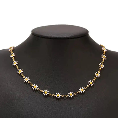 All Around Daisy Necklace