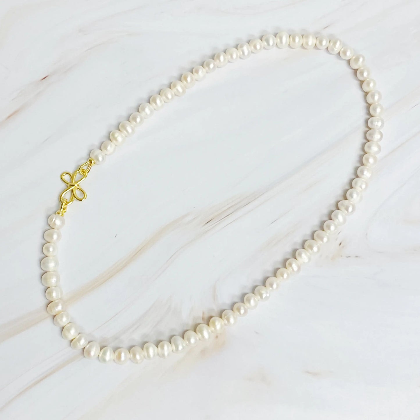 Clover Clasp Genuine Pearl Necklace