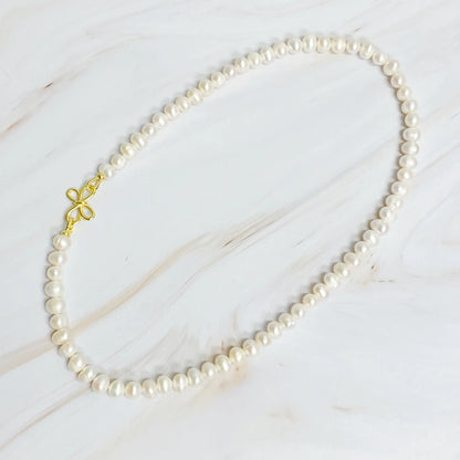 Clover Clasp Genuine Pearl Necklace