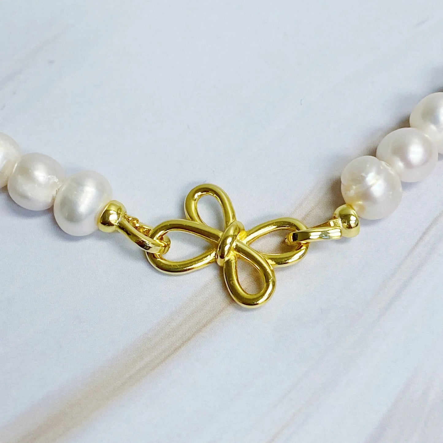 Clover Clasp Genuine Pearl Necklace